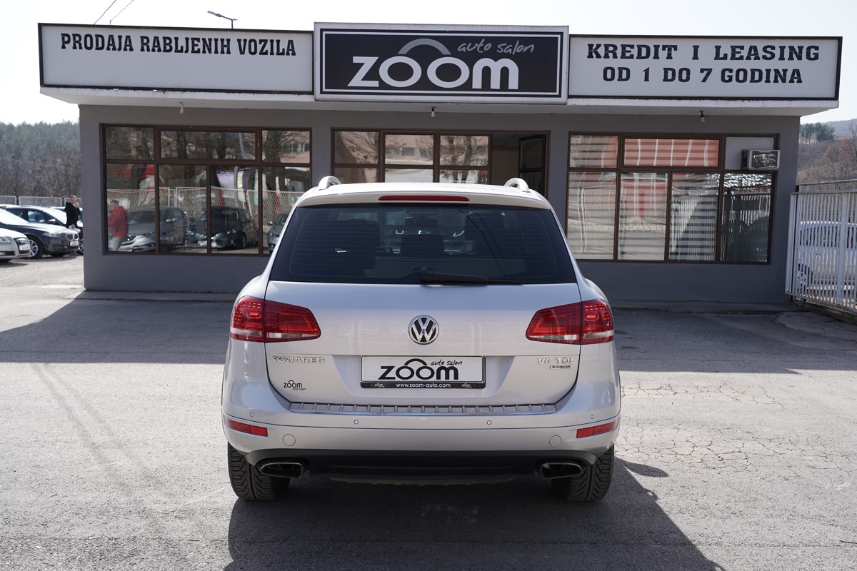 Volkswagen Touareg
 3.0 TDI 4 MOTION