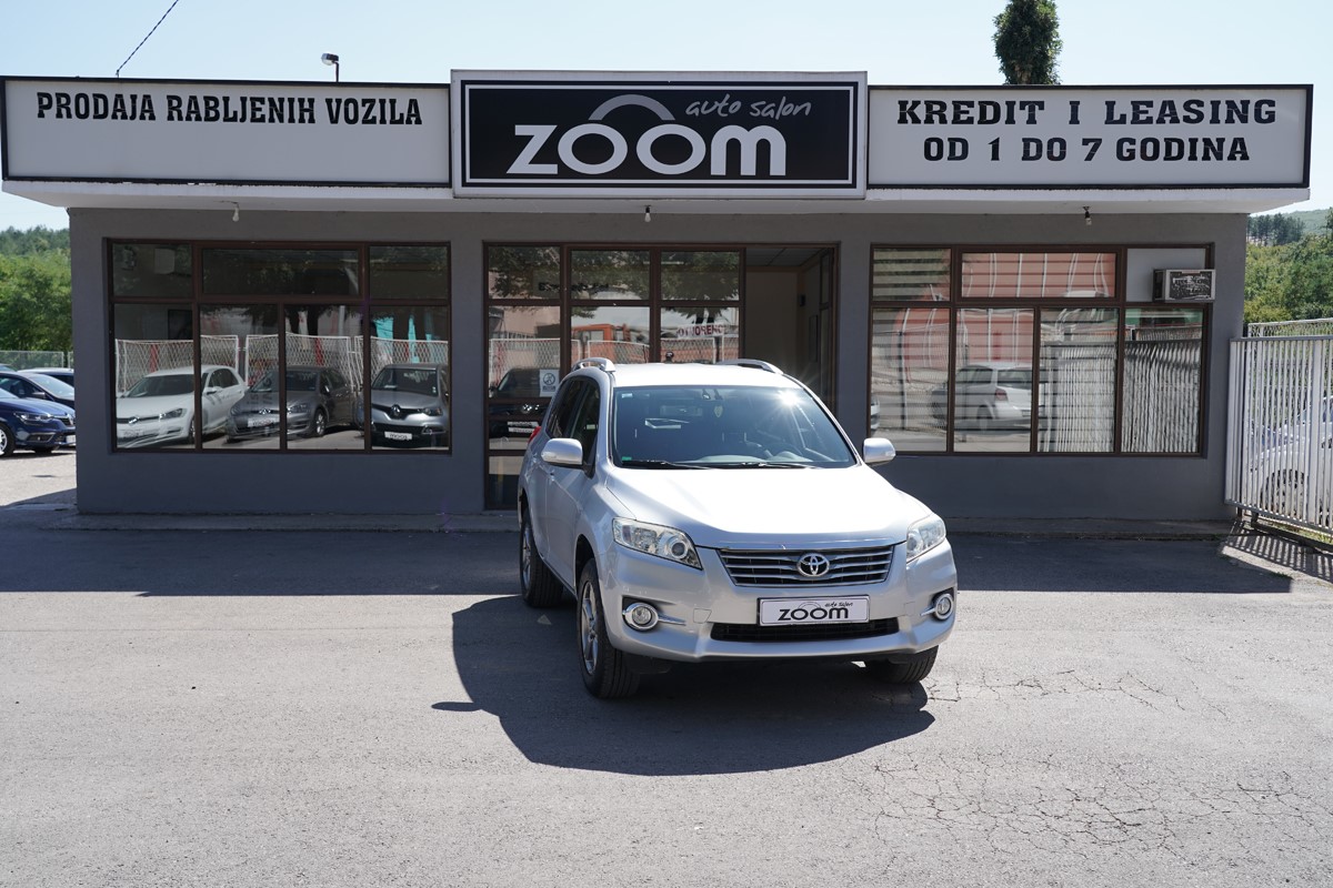 Toyota
 RAV4
 2,2 D