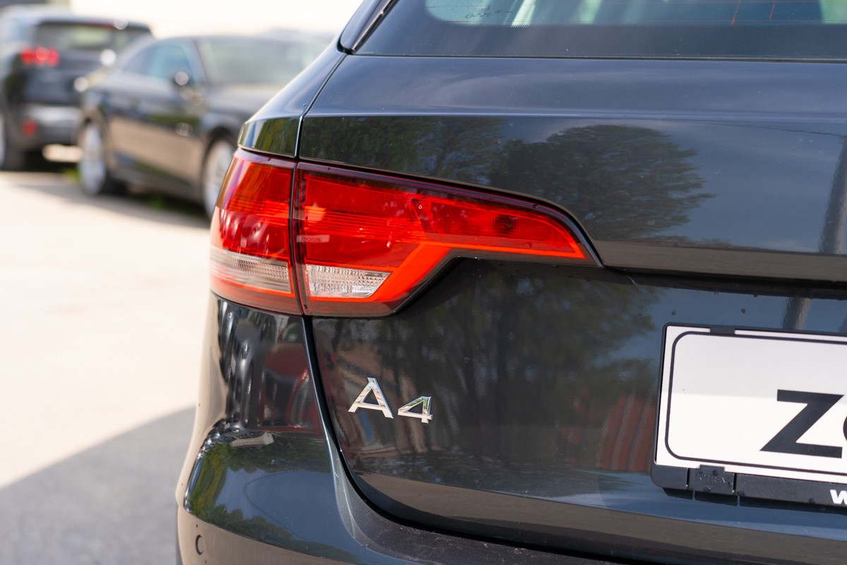 Audi A4
 2,0 TDI