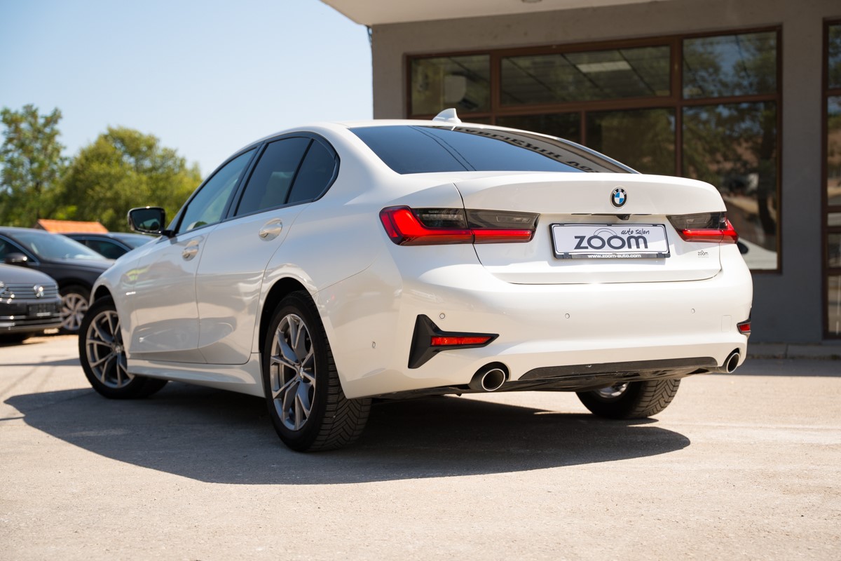 BMW
 3-Series 318 D Sport Line