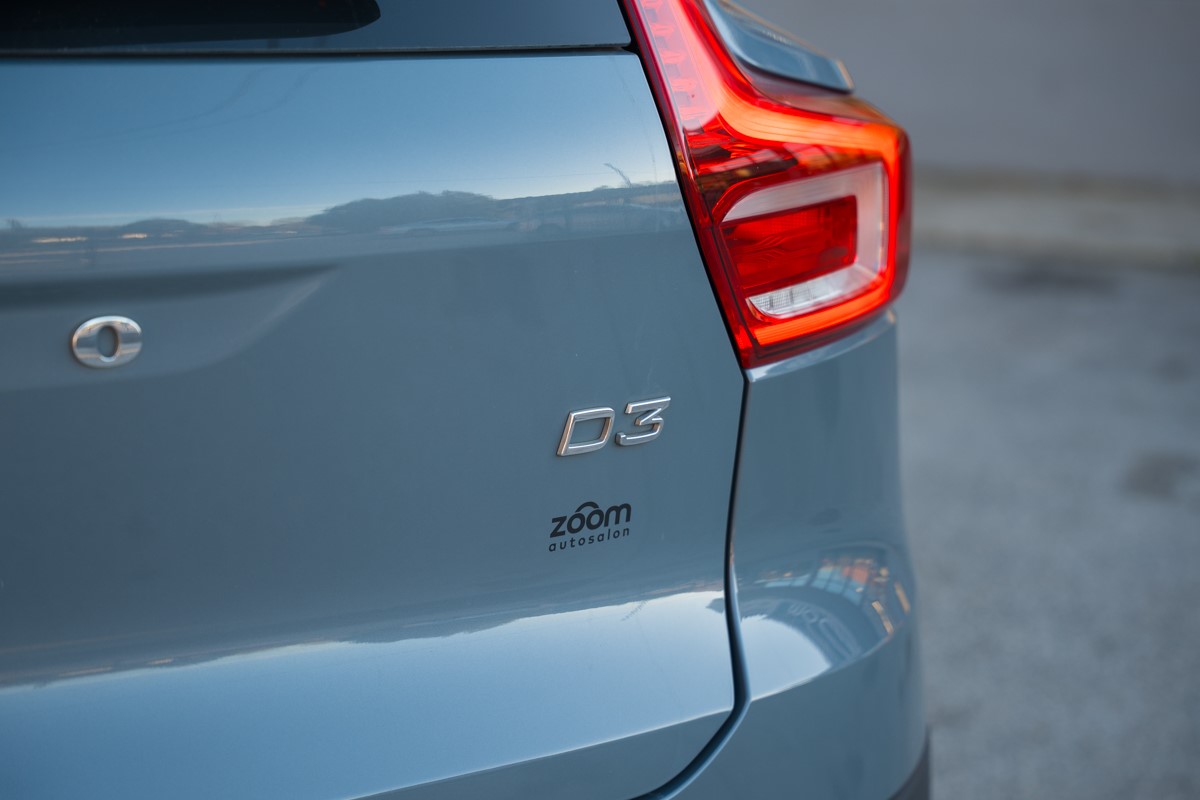 Volvo
 XC40 2.0 D D3