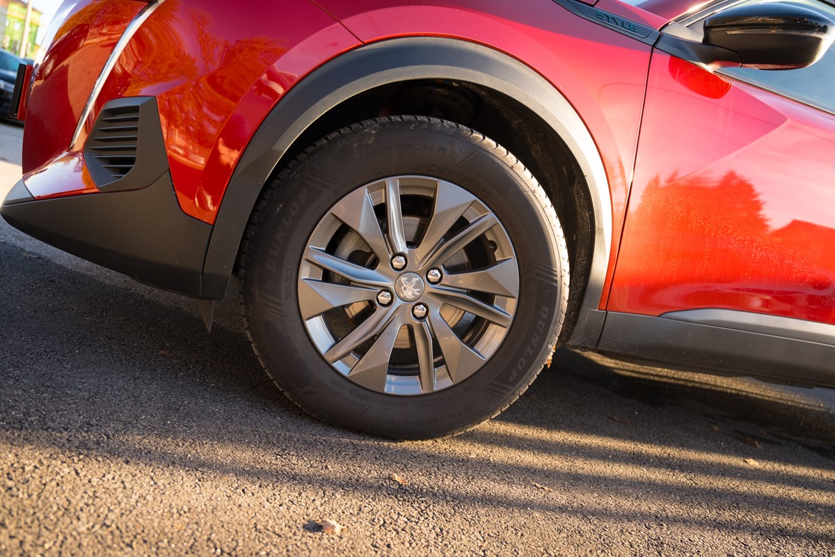 Peugeot 2008 1.2 PureTech STYLE