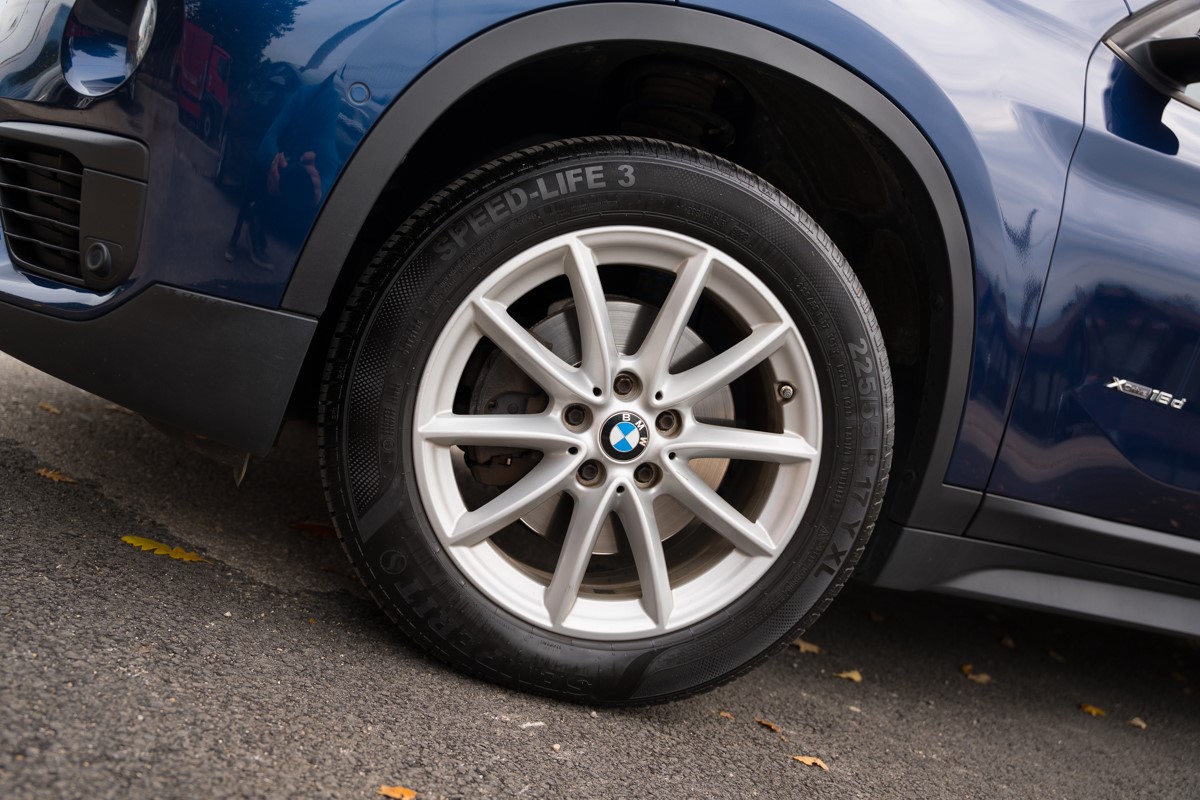 BMW
 X1 18D XDrive