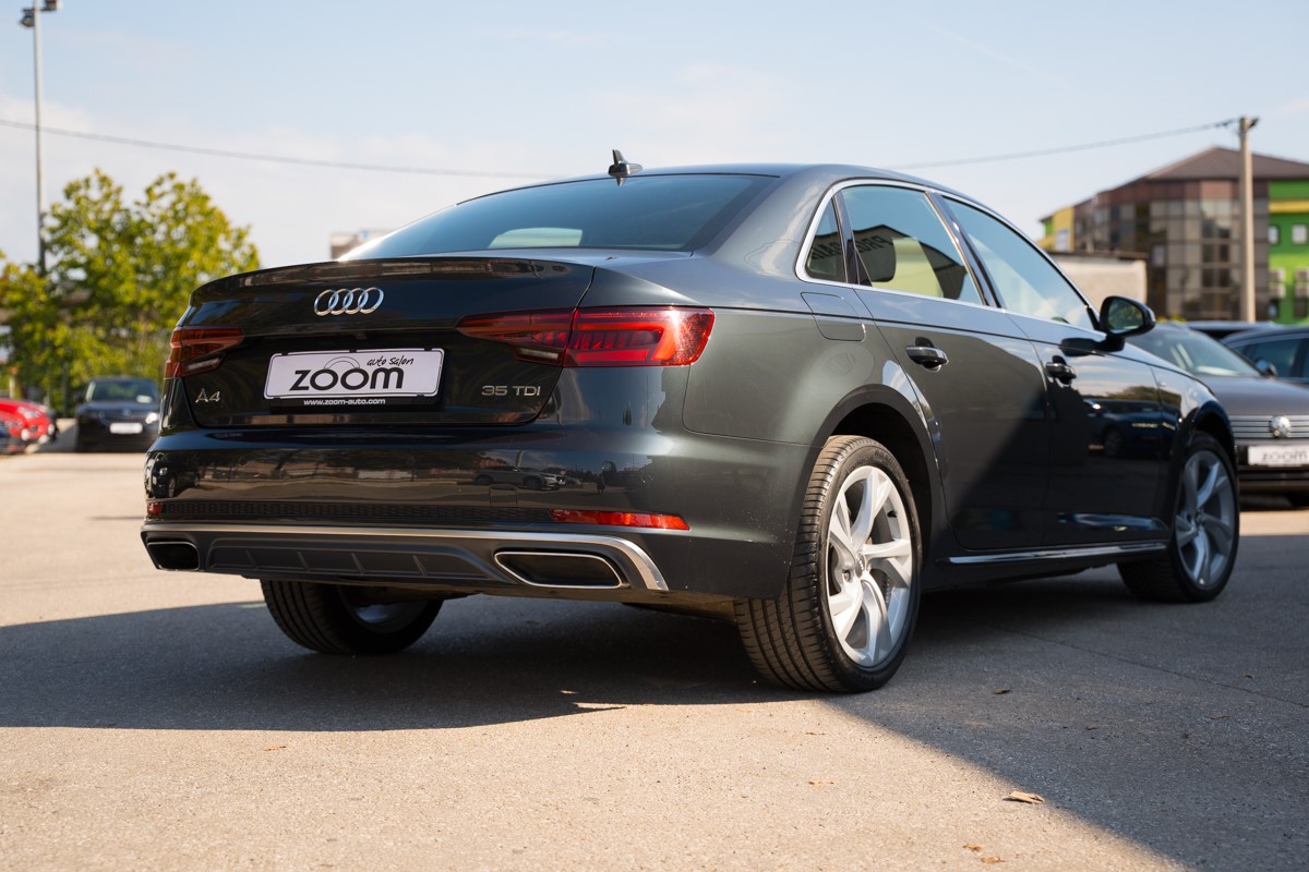 Audi A4
 2.0 TDI S line