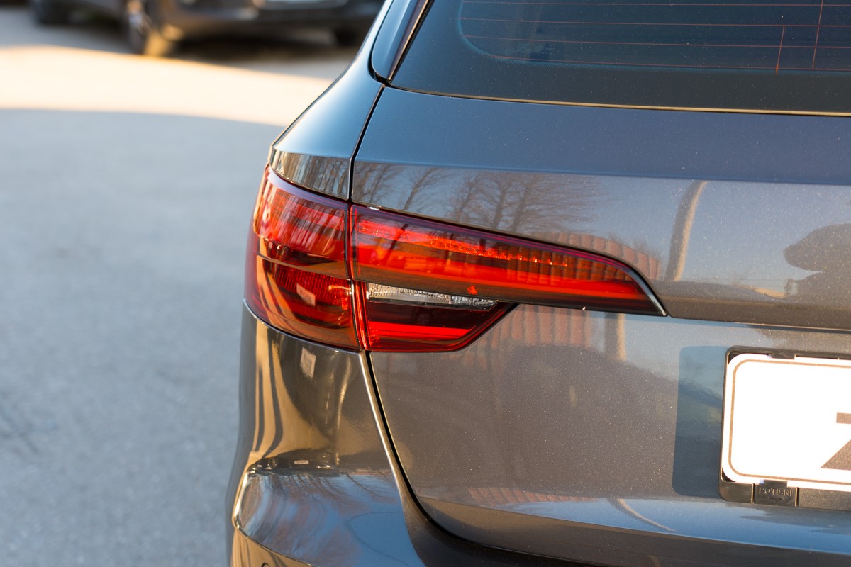 Audi A4
 2.0TDI S line