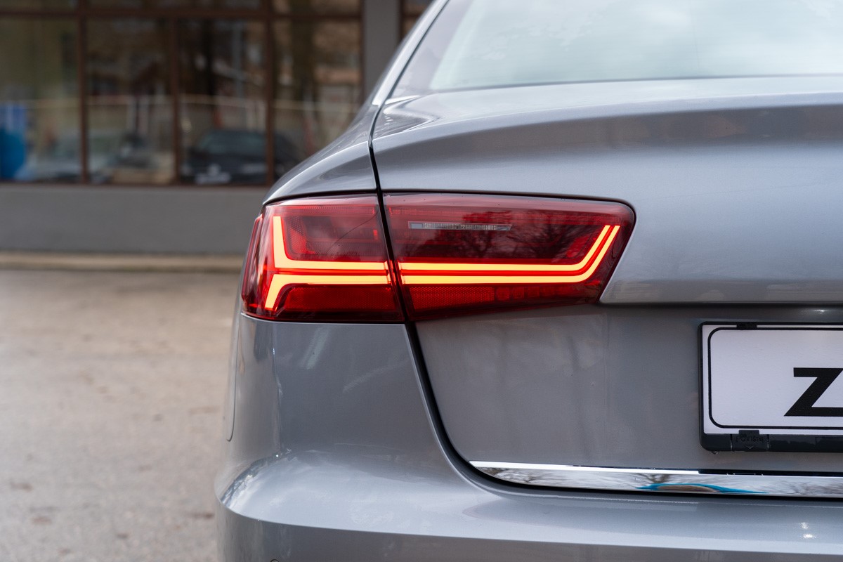 Audi A6
 2.0 TDi Ultra S-tronic