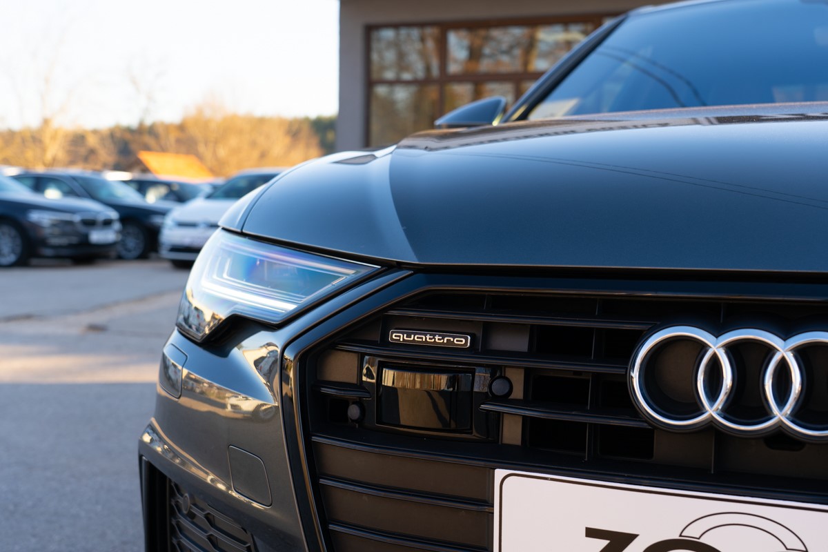 Audi A6
 50 TDi Sport Quattro Tiptronic