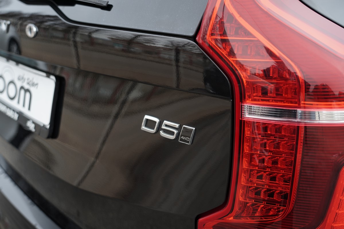 Volvo
 XC90 
 D5
