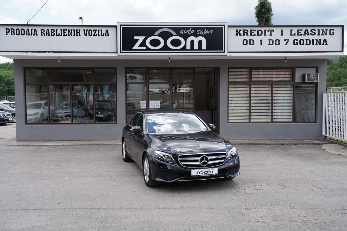 Mercedes-Benz E-Class
 220 D Avantgarde 