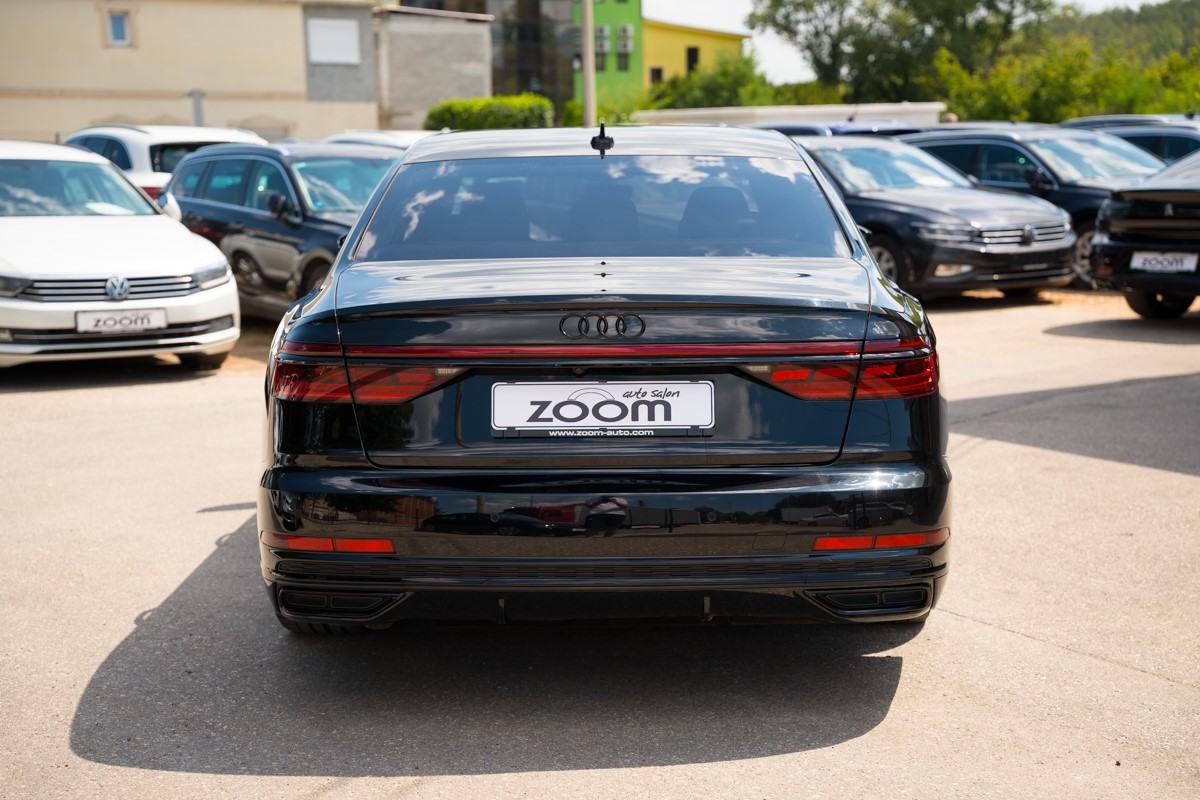 Audi A8
 3.0 TDI S line QUATTRO