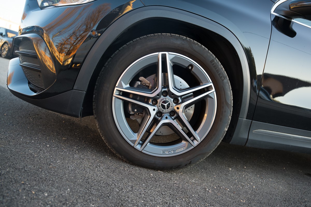 Mercedes-Benz GLA 200 D AMG