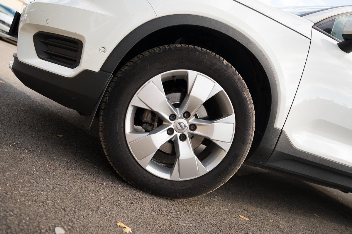 Volvo
 XC40 2.0 D