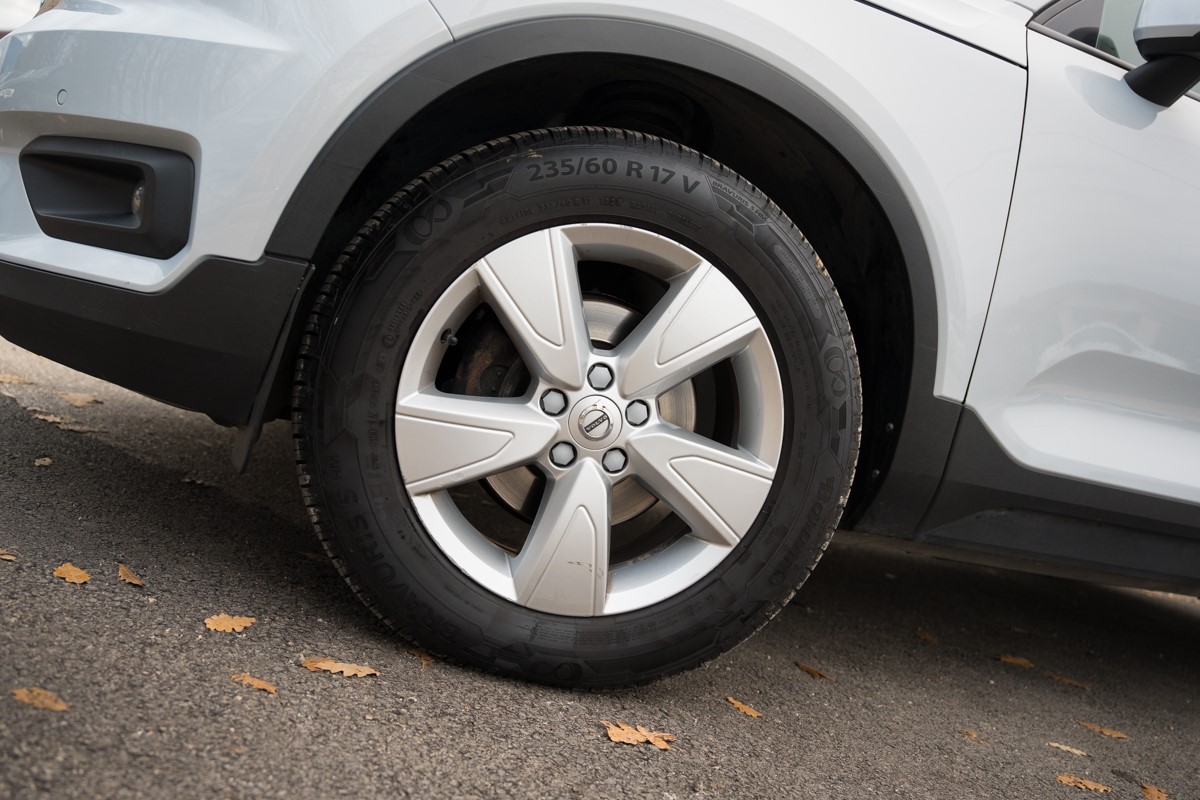 Volvo
 XC40 2.0 D D3