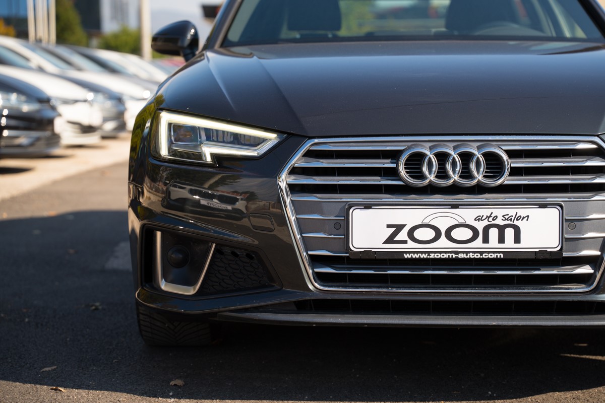 Audi A4
 2.0 TDI S line