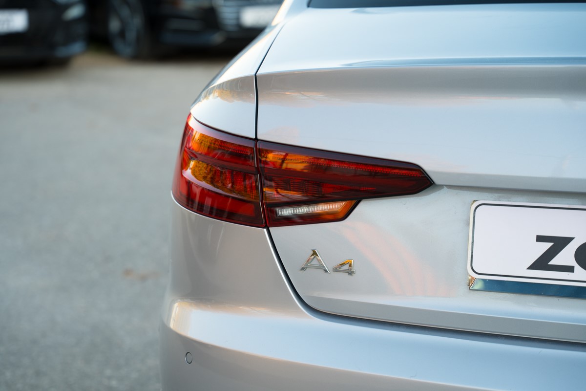 Audi A4
 35 TDI S-tronic Bussines Line