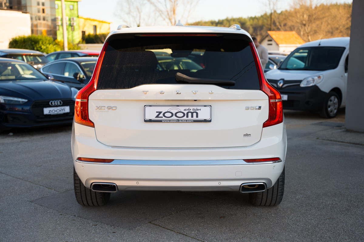 Volvo
 XC90 
 2.0 D B5 AWD Inscription 