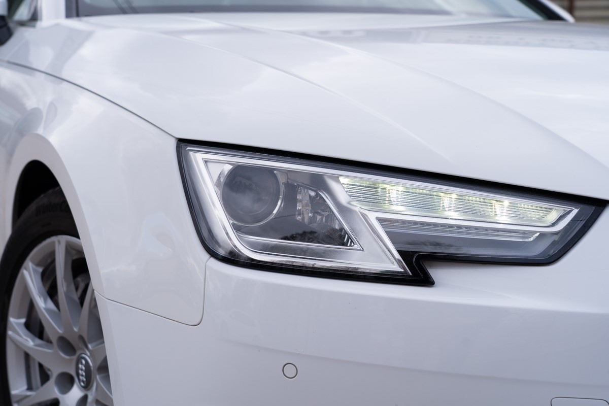 Audi A4
 2.0 TDi S-tronic Quattro Business Line
