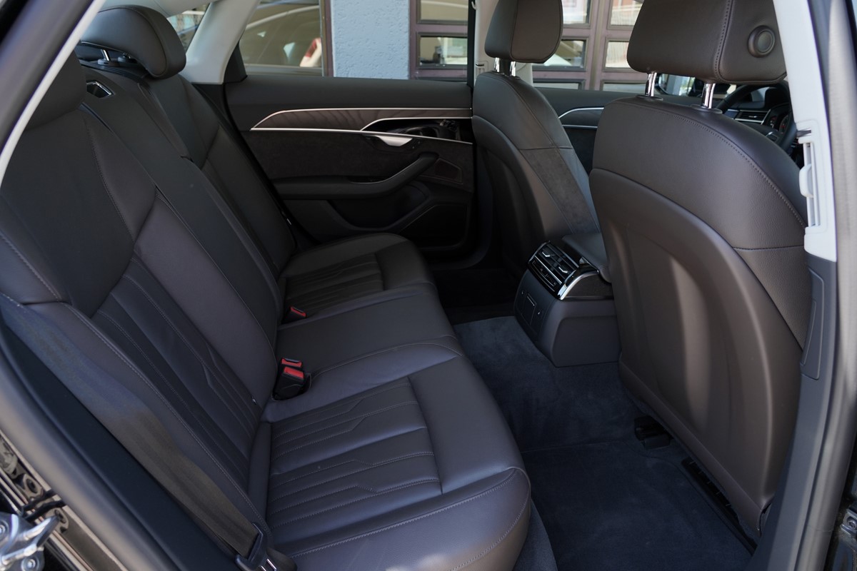 Audi A8
 50 TDI Quattro Tiptronic
