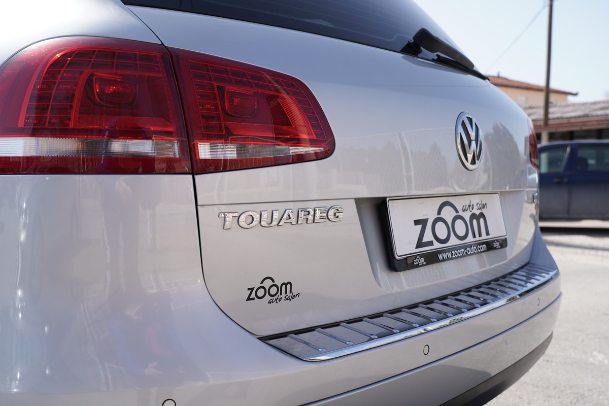 Volkswagen Touareg
 3.0 TDI 4 MOTION