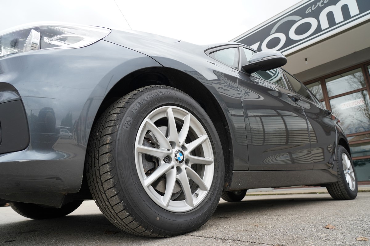 BMW
 2-Series 218 d AUTOMATIK !