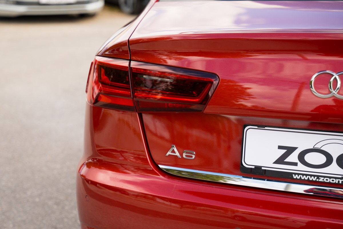 Audi A6
 2.0 TDI