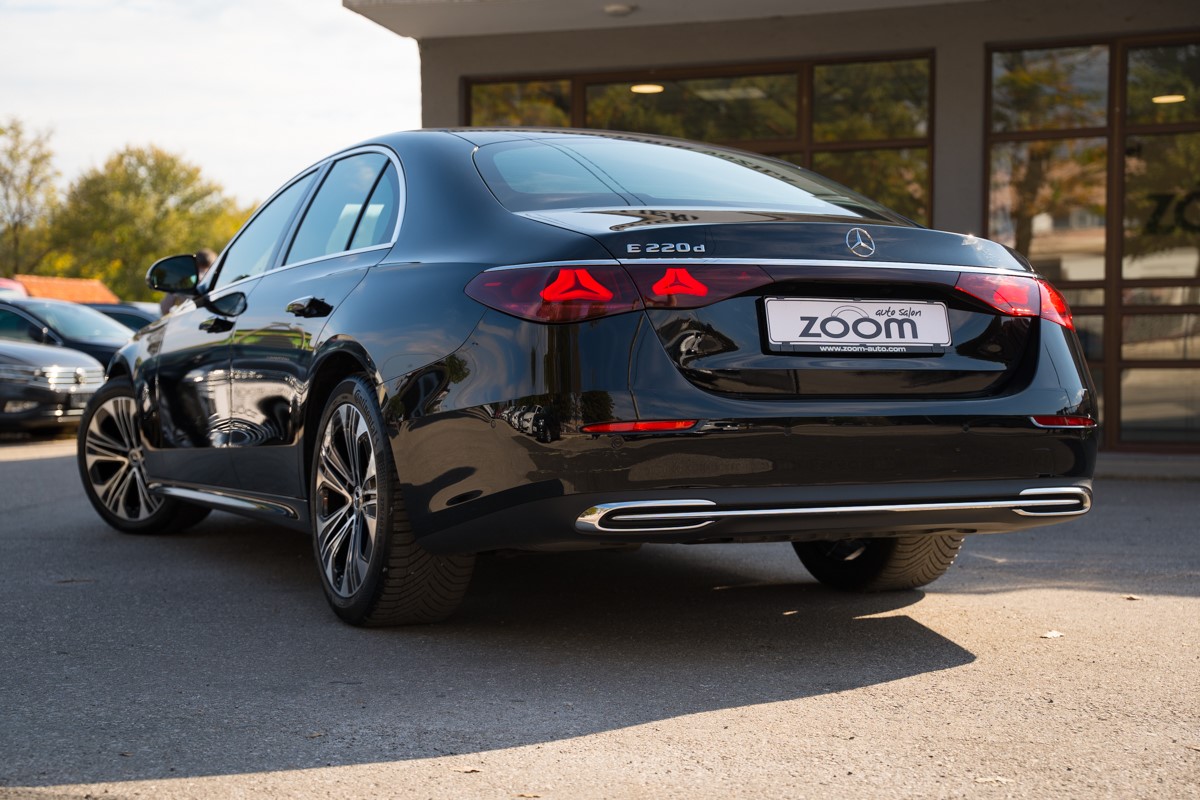 Mercedes-Benz E-Class
 220d Luxury Line