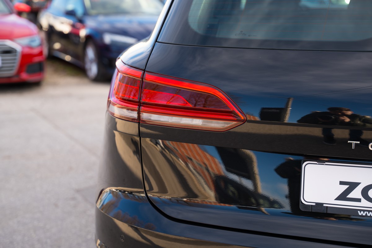 Volkswagen Touareg
 3.0 TDI R line 4MOTION