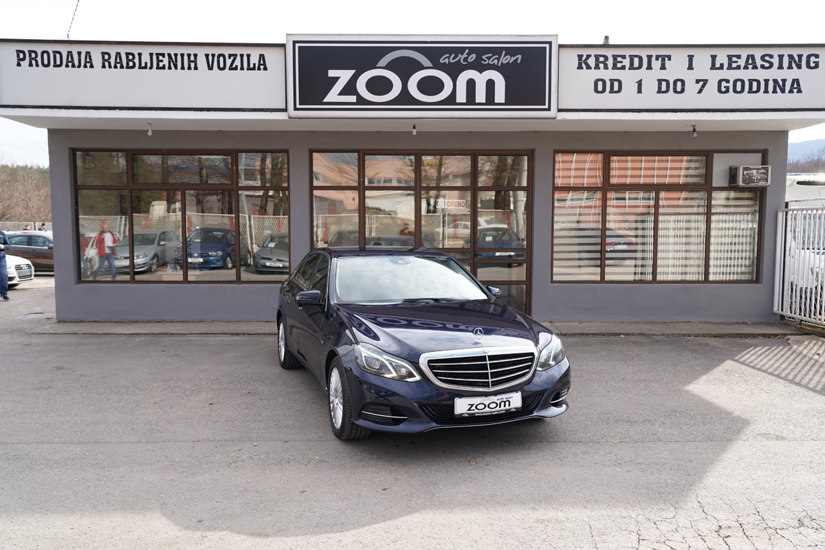 Mercedes-Benz E-Class
 220 CDI