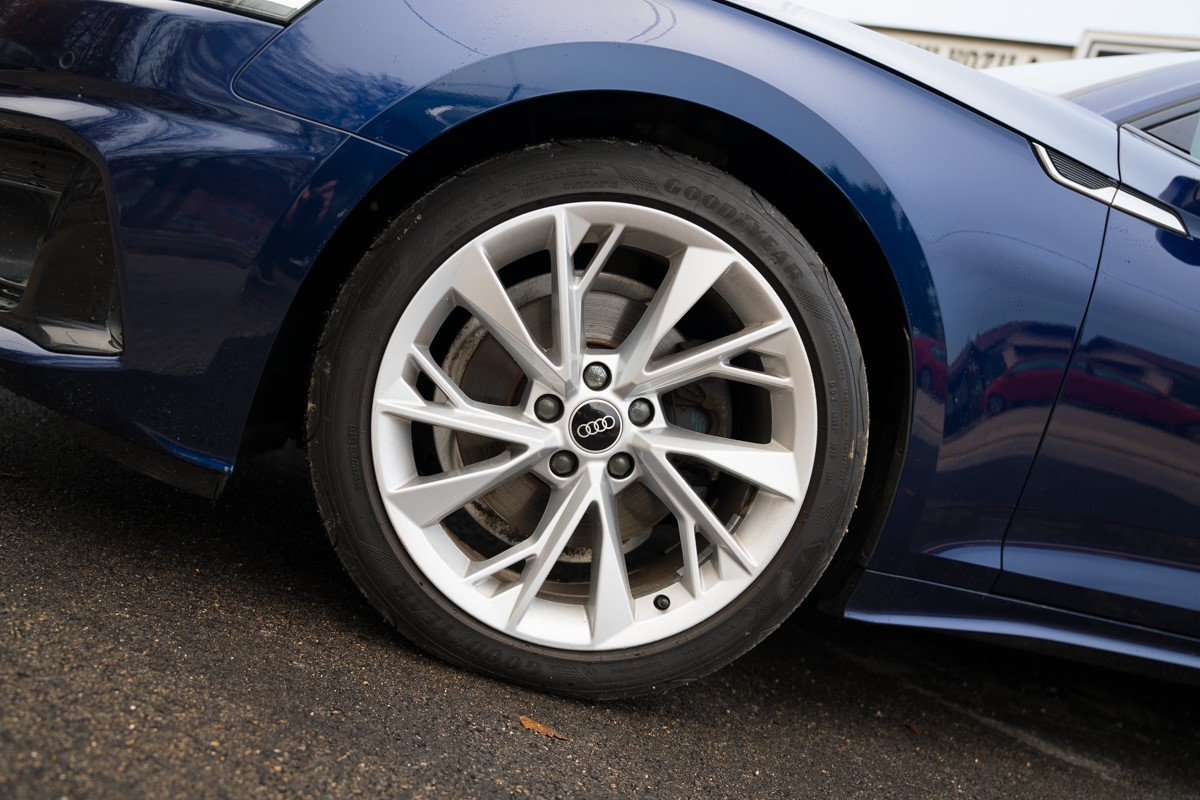 Audi A5
 2.0 TDI SPORTBACK