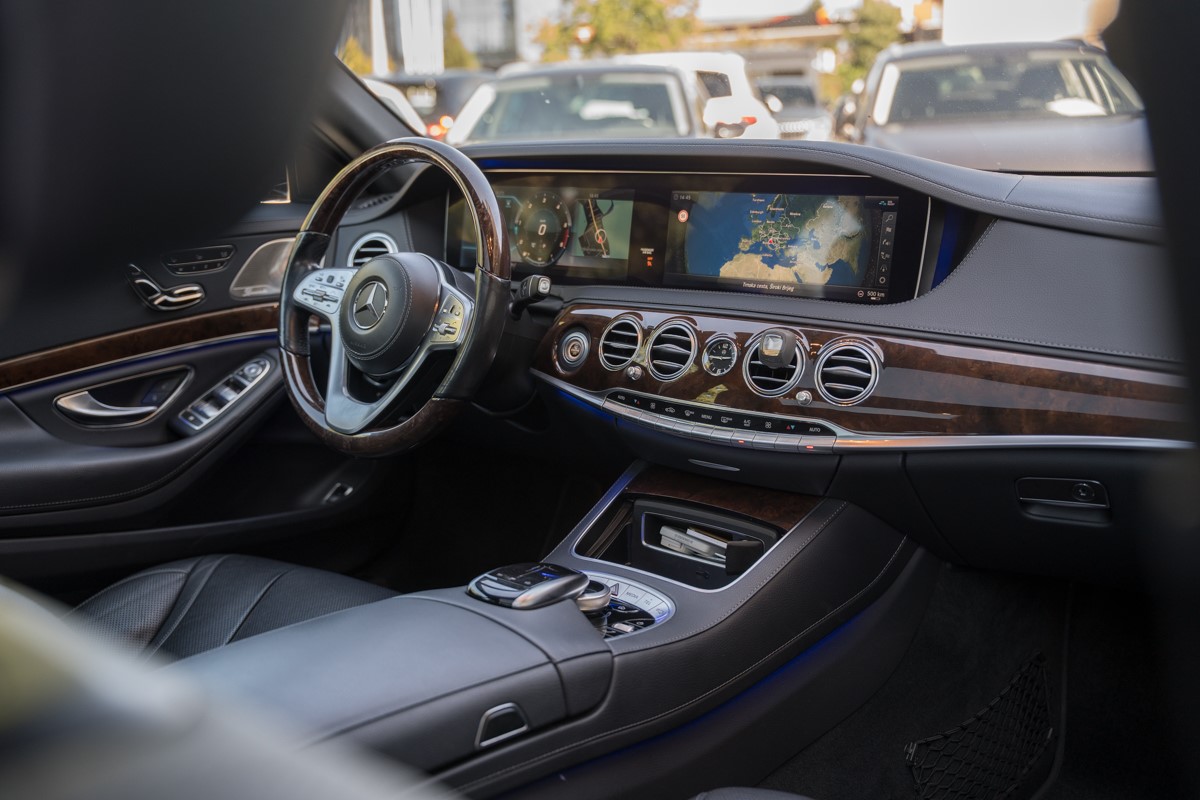 Mercedes-Benz S-Class
 400 D 4 MATIC AMG