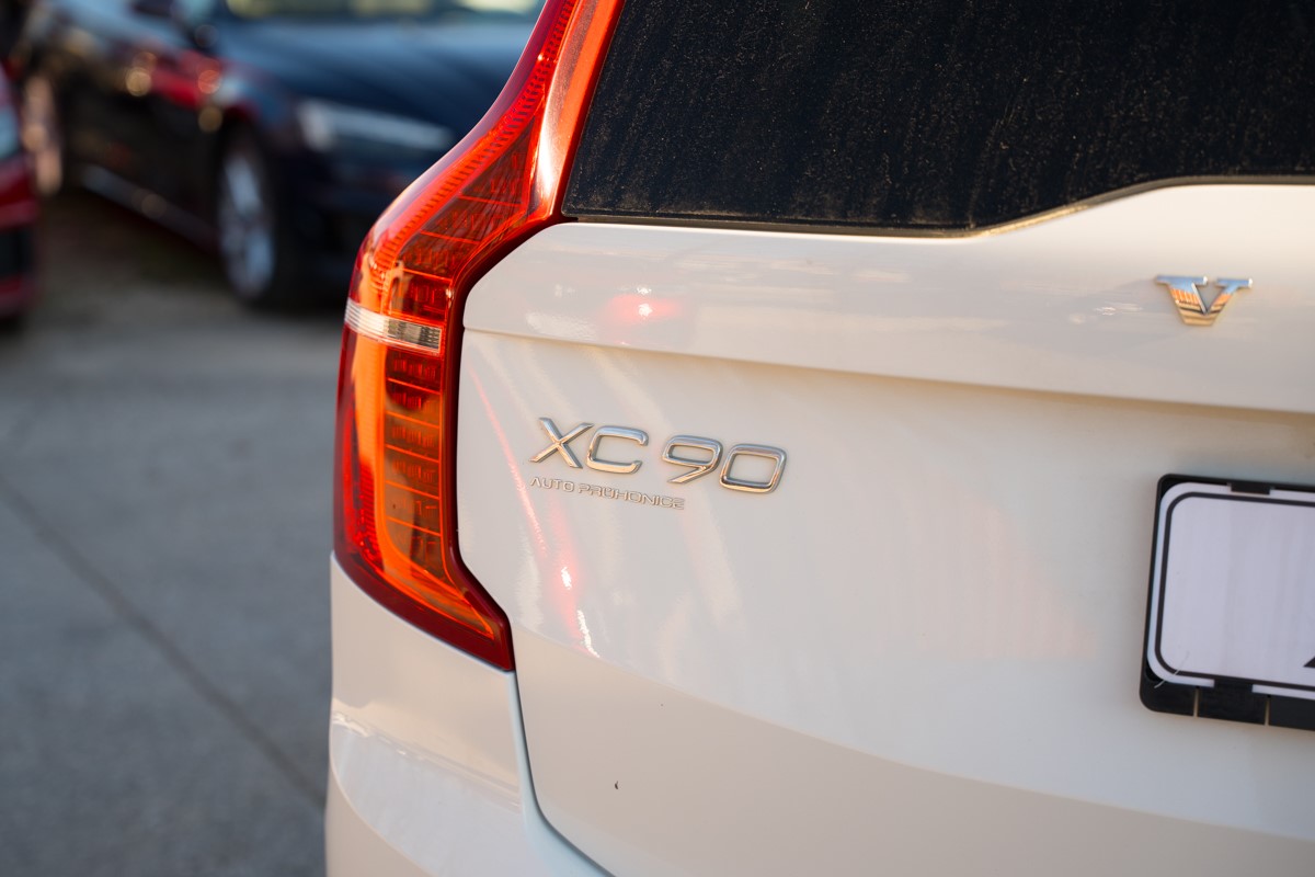 Volvo
 XC90 
 2.0 D B5 AWD Inscription 