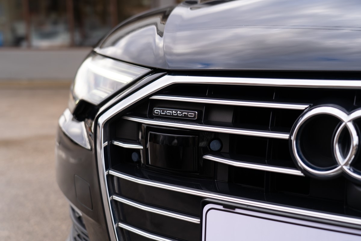 Audi A6
 3,0 TDI