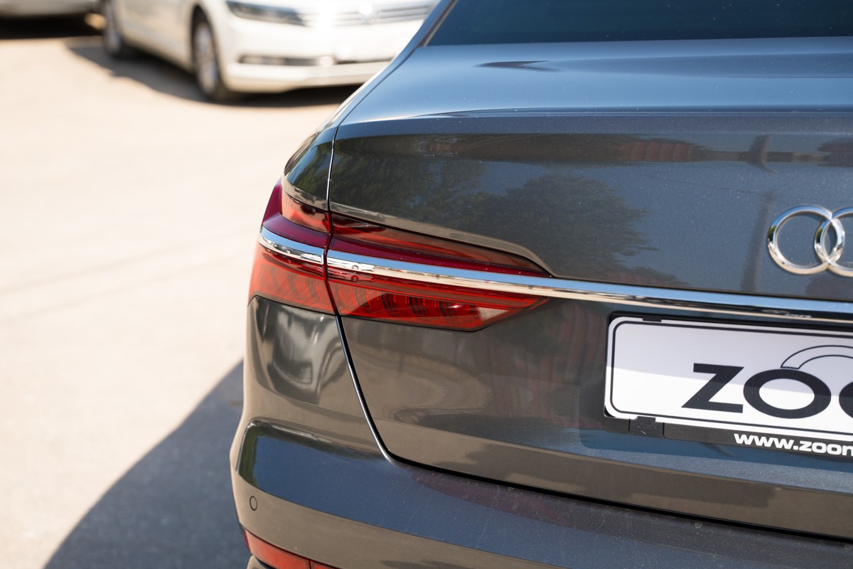 Audi A6
 2.0 TDI S line