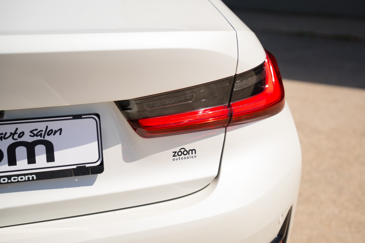 BMW
 3-Series 318 D Sport Line