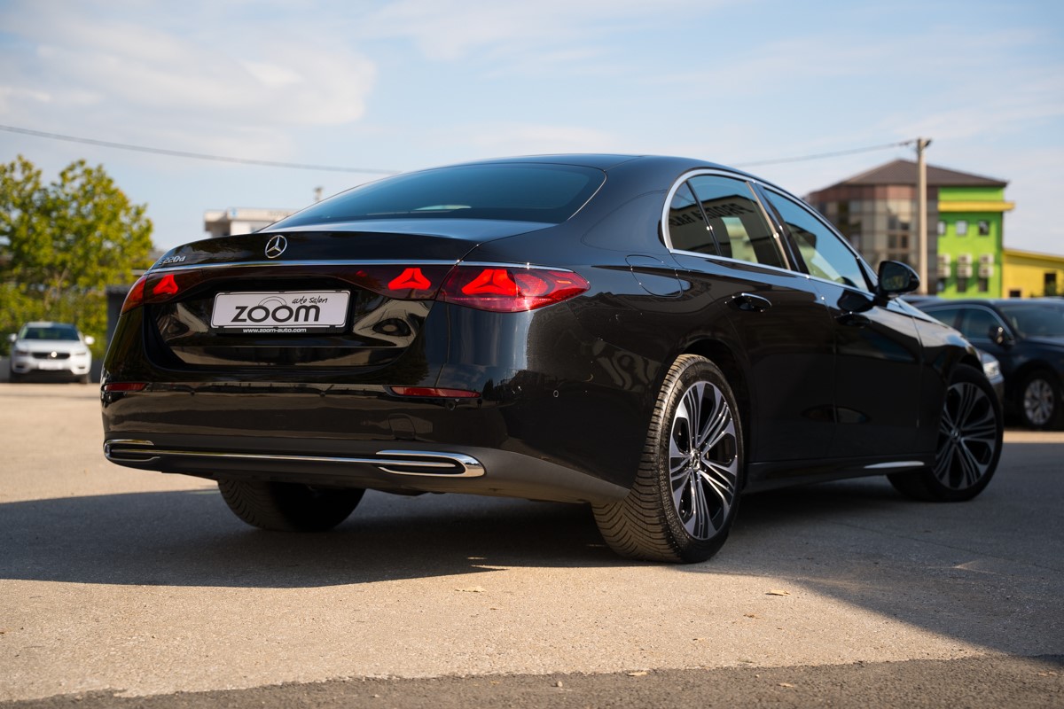 Mercedes-Benz E-Class
 220d Luxury Line