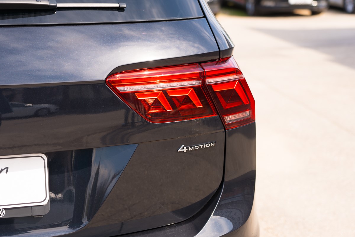 Volkswagen Tiguan
 2.0 TDI R-line