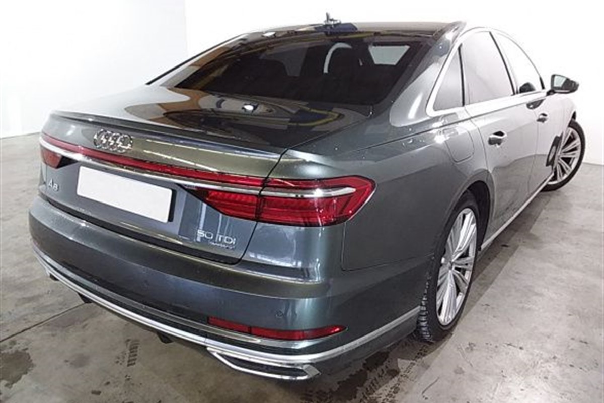 Audi A8
 50 TDI Quattro Tiptronic
