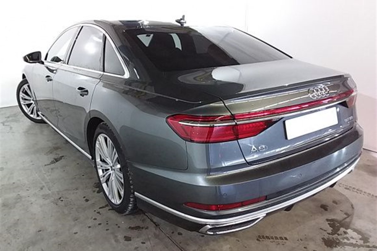 Audi A8
 50 TDI Quattro Tiptronic