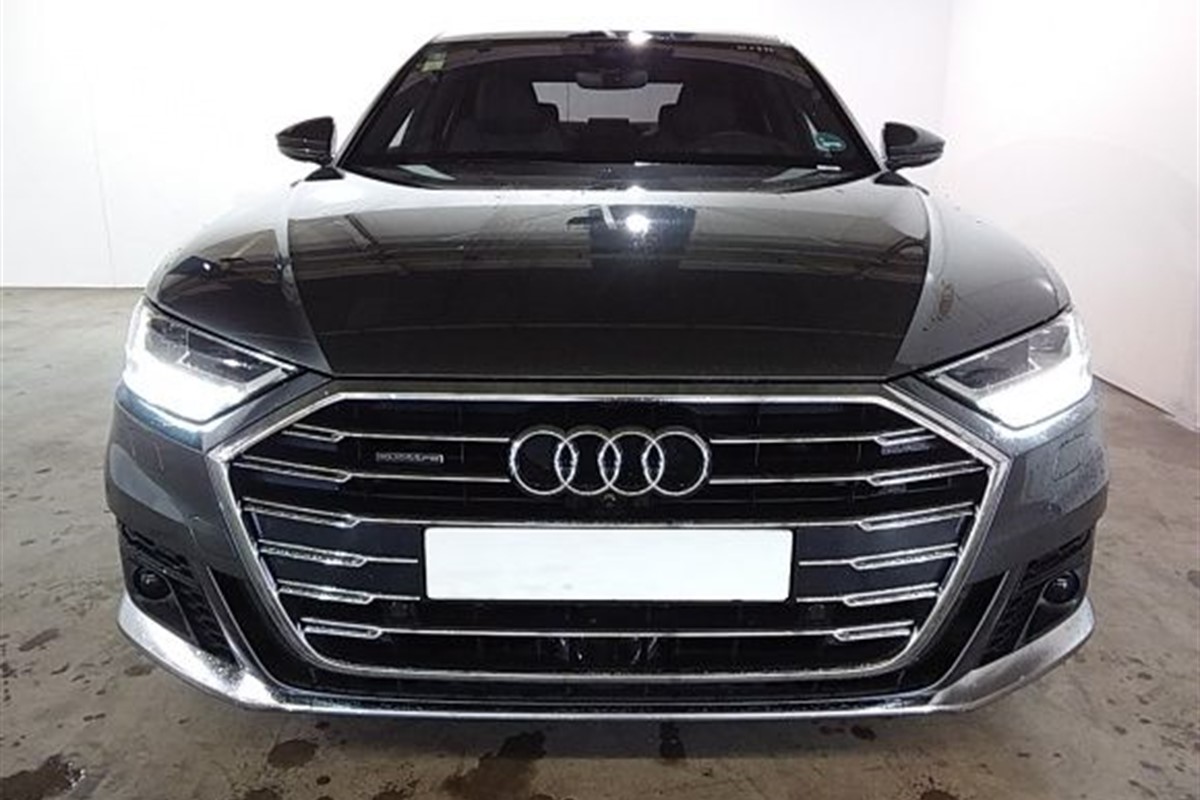 Audi A8
 50 TDI Quattro Tiptronic