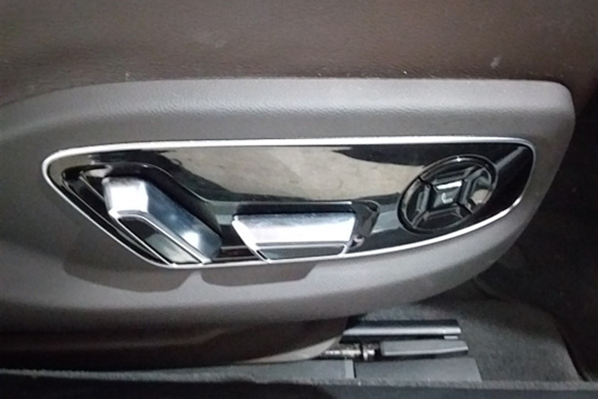 Audi A8
 50 TDI Quattro Tiptronic