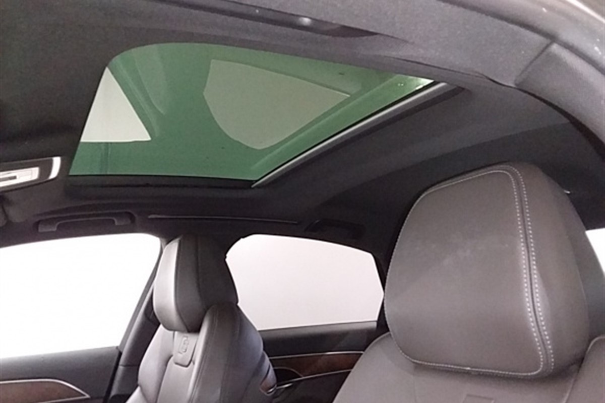 Audi A8
 50 TDI Quattro Tiptronic