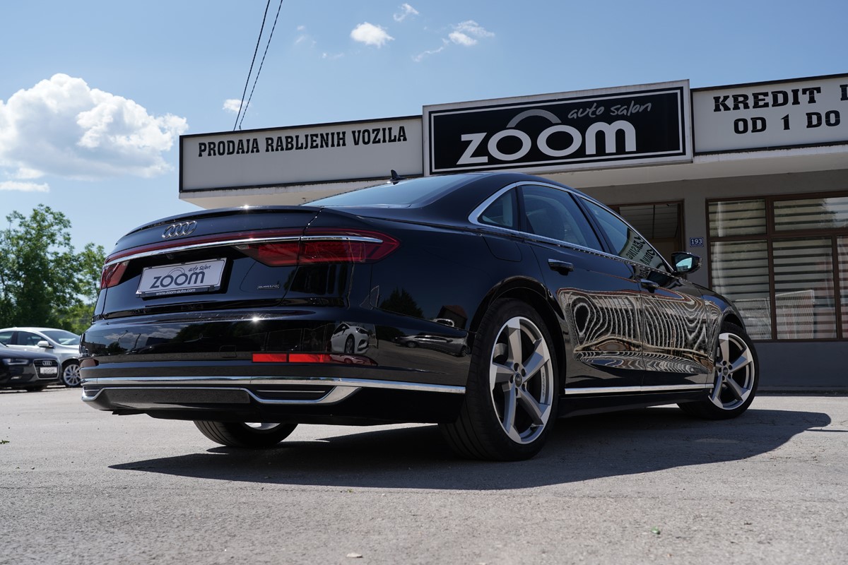 Audi A8
 50 TDI Quattro Tiptronic