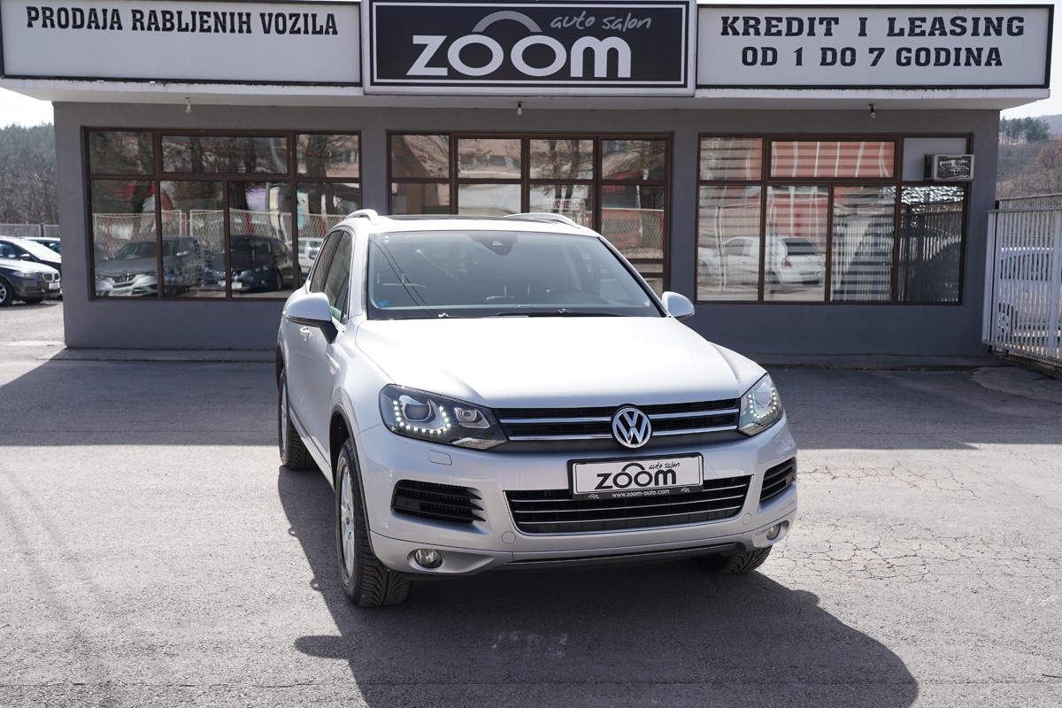 Volkswagen Touareg
 3.0 TDI 4 MOTION