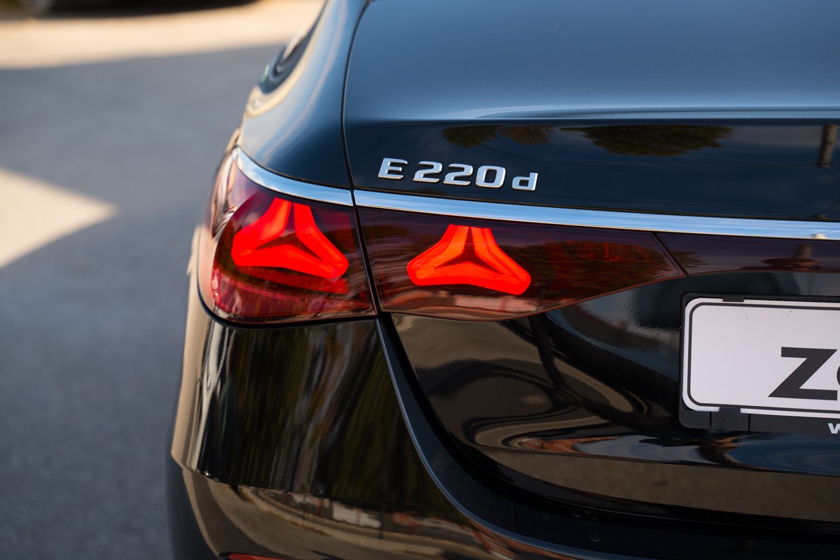 Mercedes-Benz E-Class
 220d Luxury Line