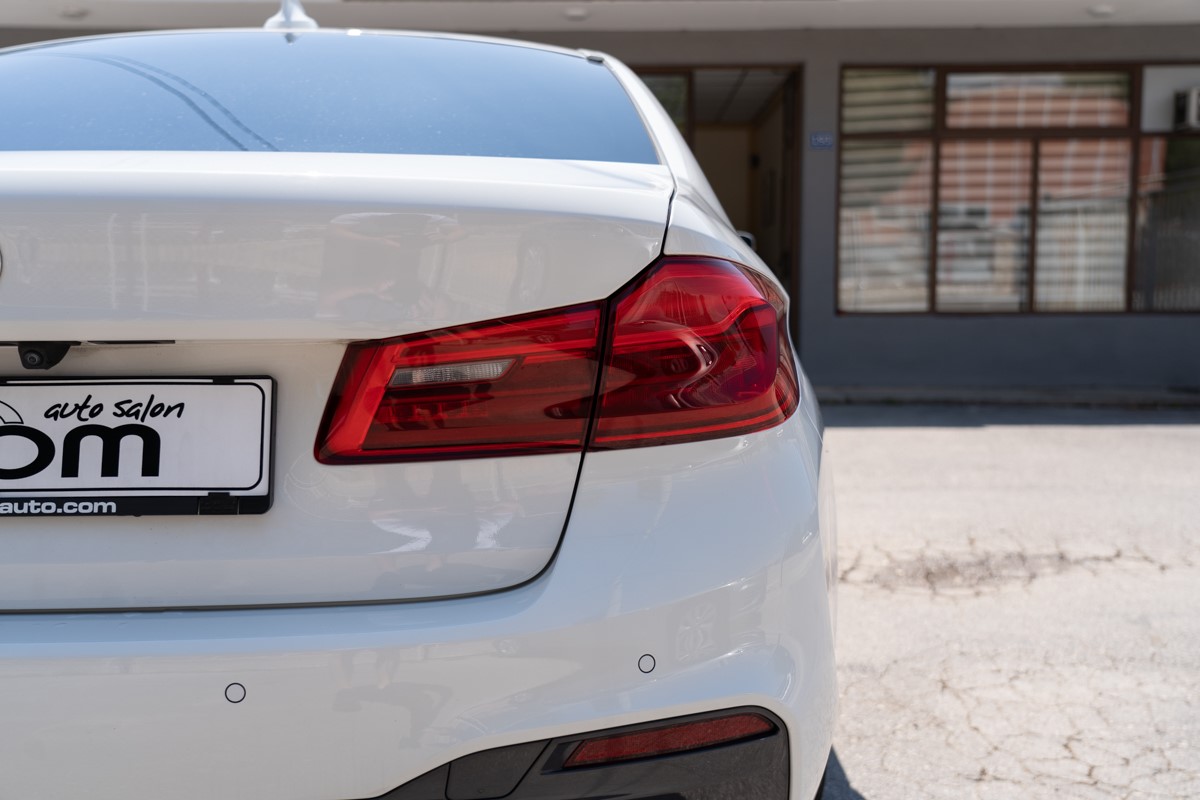 BMW
 5-Series 530 dA xDRIVE