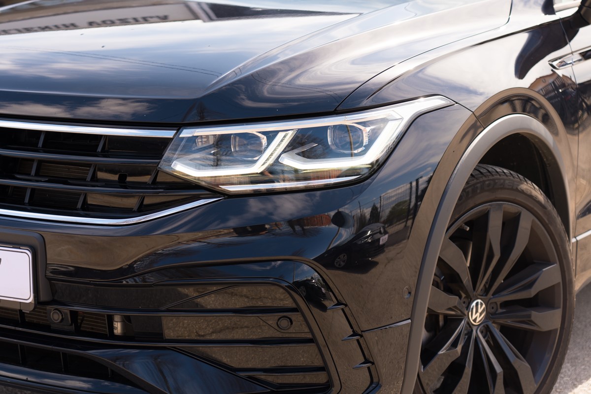 Volkswagen Tiguan
 2.0 TDI R-line