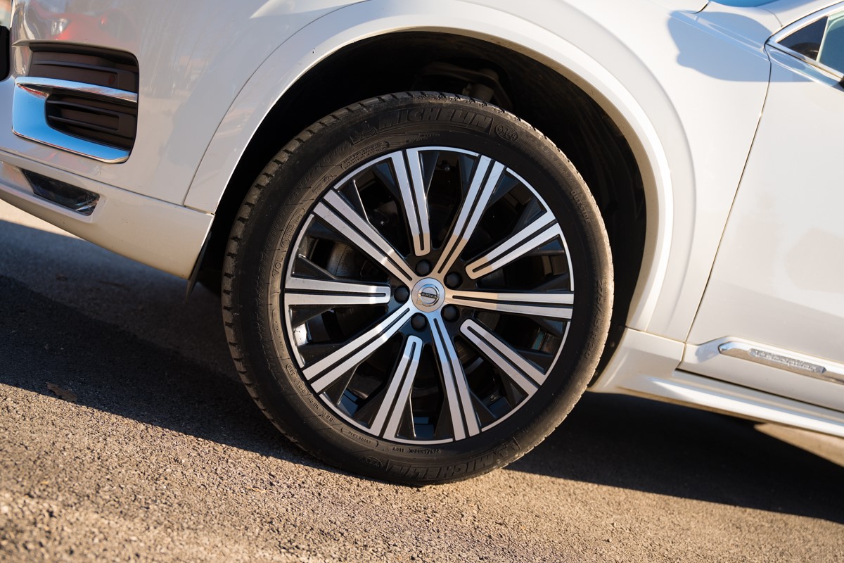 Volvo
 XC90 
 2.0 D B5 AWD Inscription 