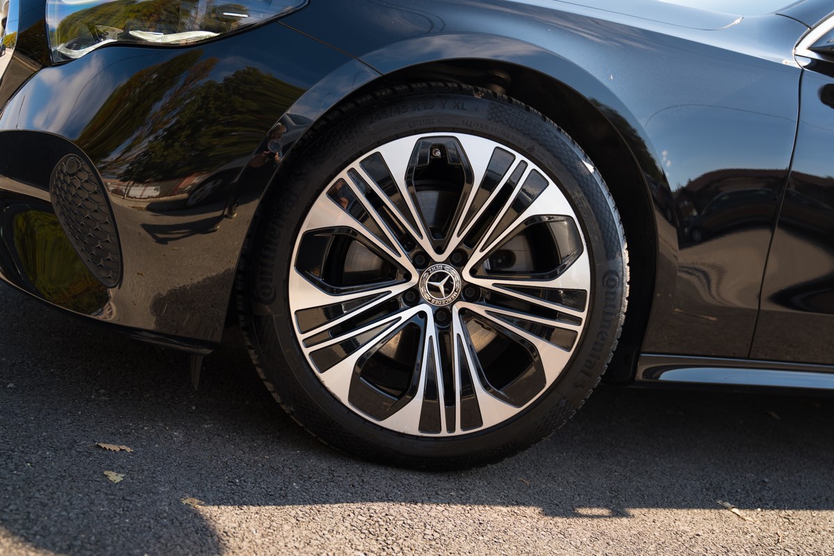 Mercedes-Benz E-Class
 220d Luxury Line