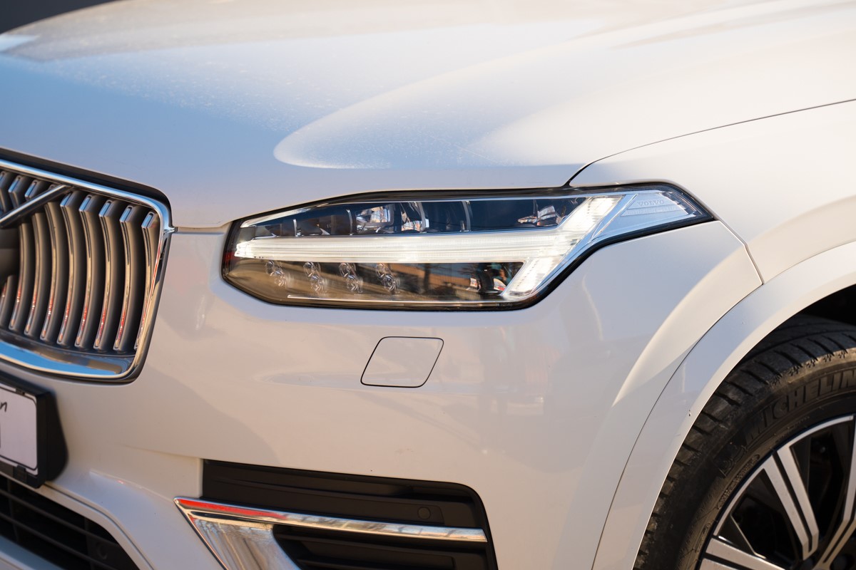 Volvo
 XC90 
 2.0 D B5 AWD Inscription 