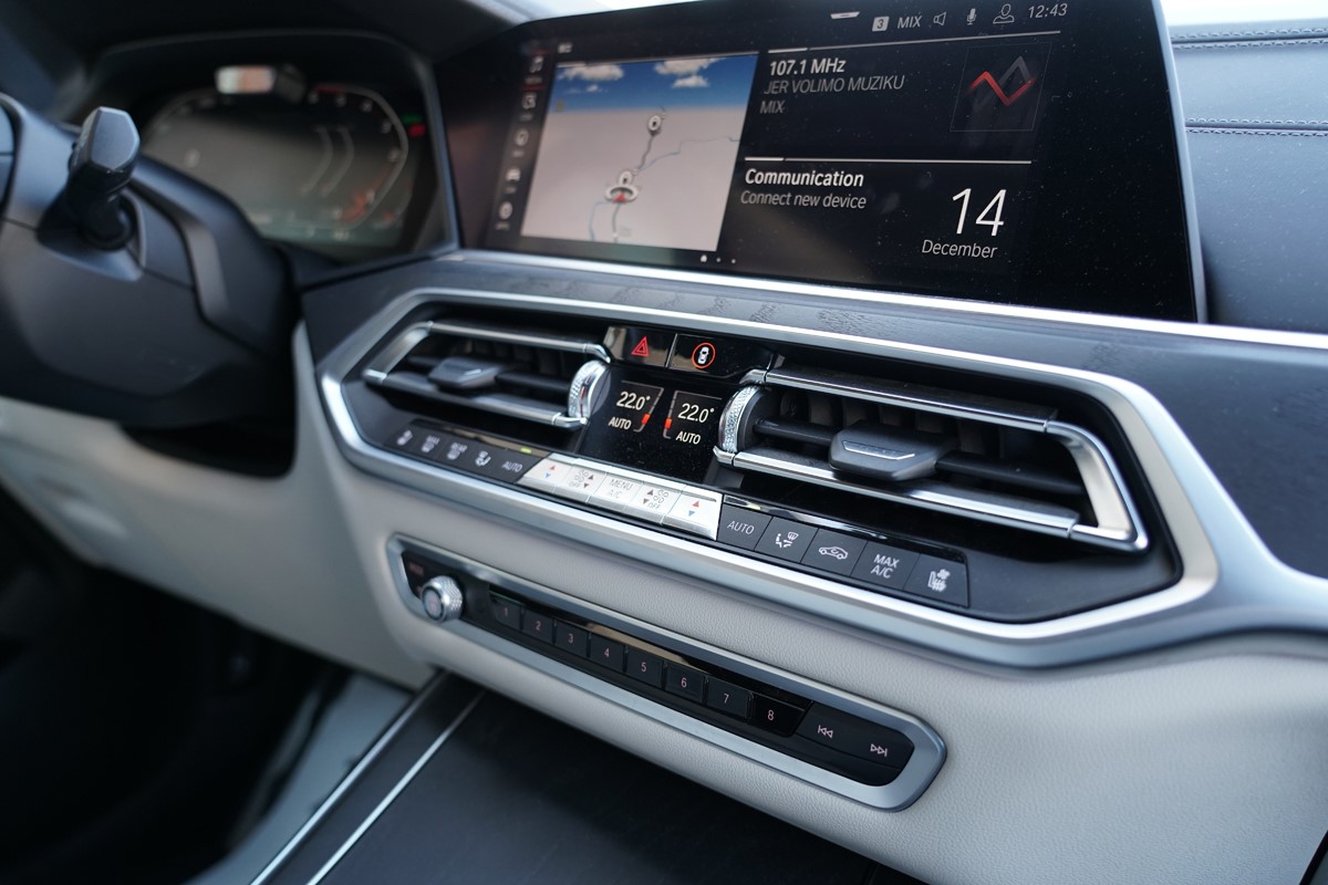 BMW
 X7 XDRIVE M50D
